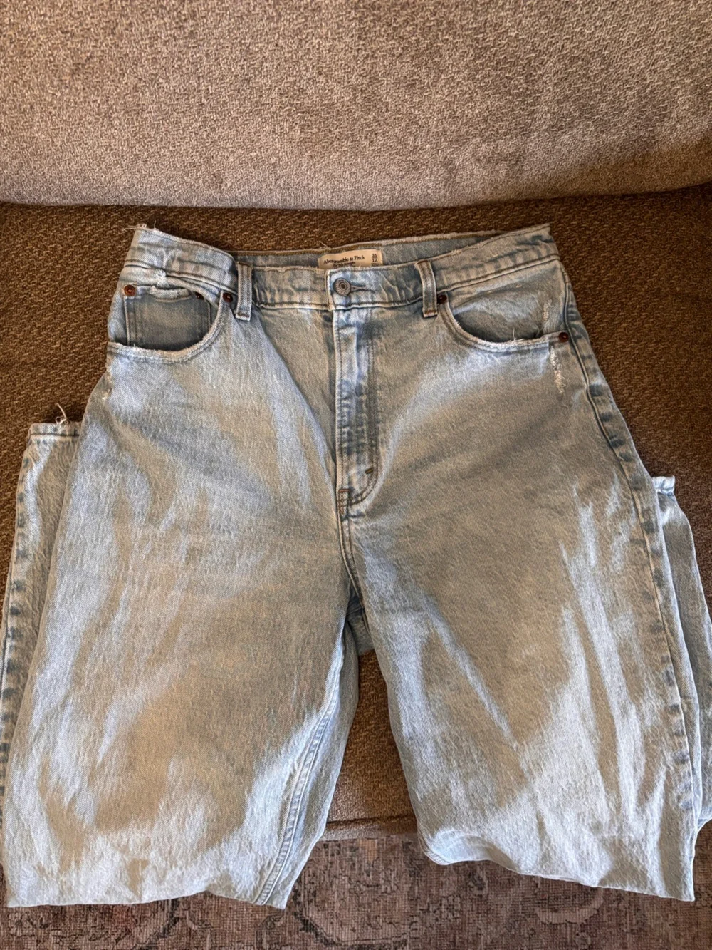 Ambercrombie Ultra High Rise 90’s Straight Jean